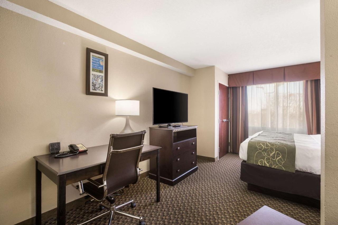 Comfort Suites Forsyth Near I-75 Exterior foto
