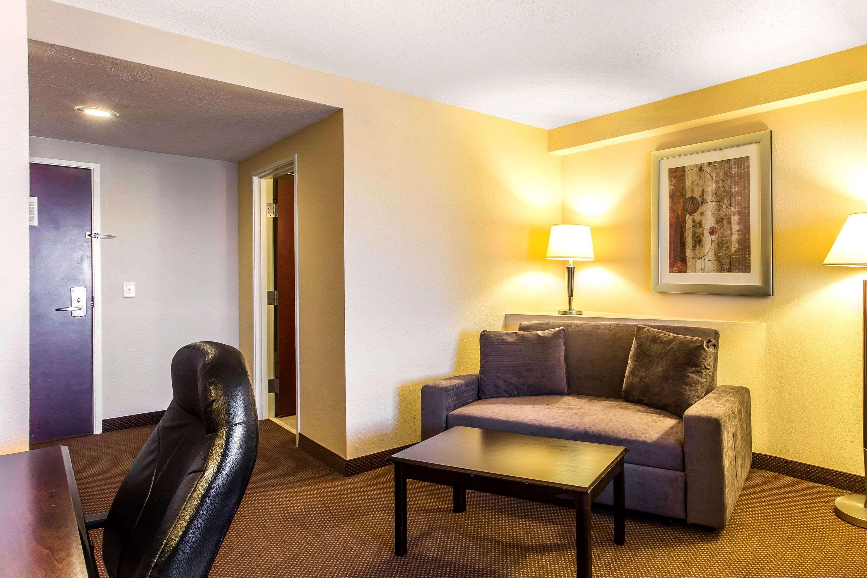 Comfort Suites Forsyth Near I-75 Exterior foto